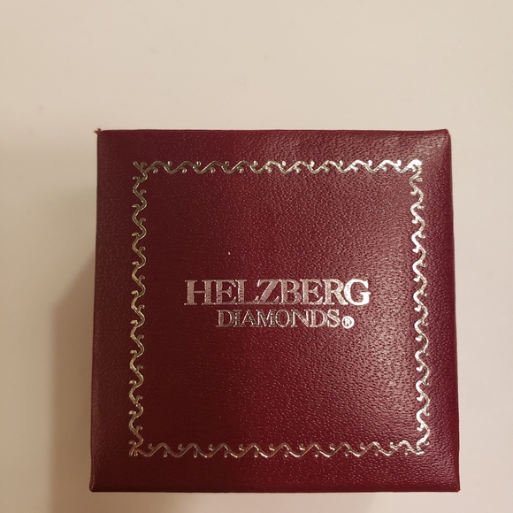 Sterling silver pierced hoops in presentation box - Picture 2 of 4